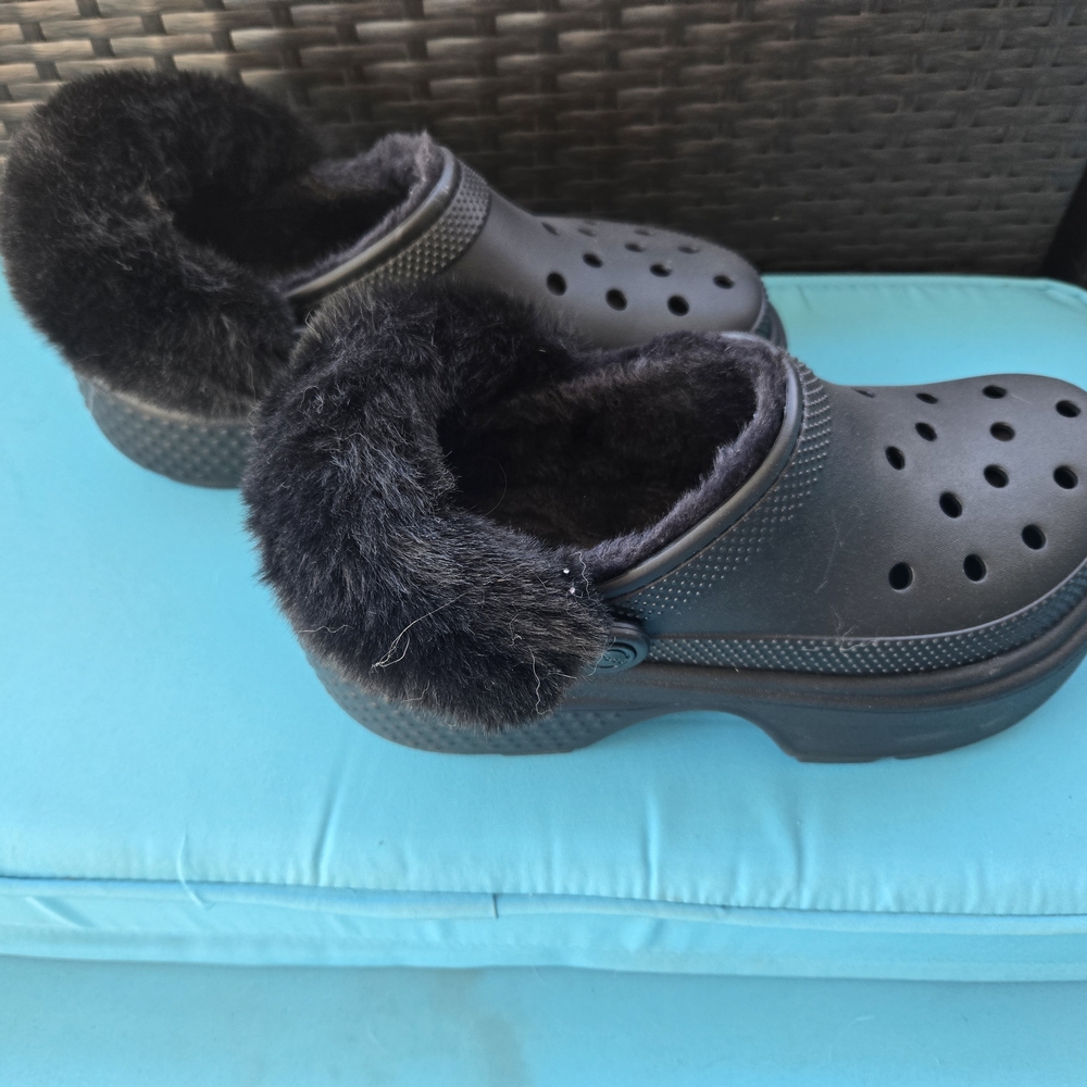 CROCS Black Faux-Fur Lined Slip-On Clog Mules